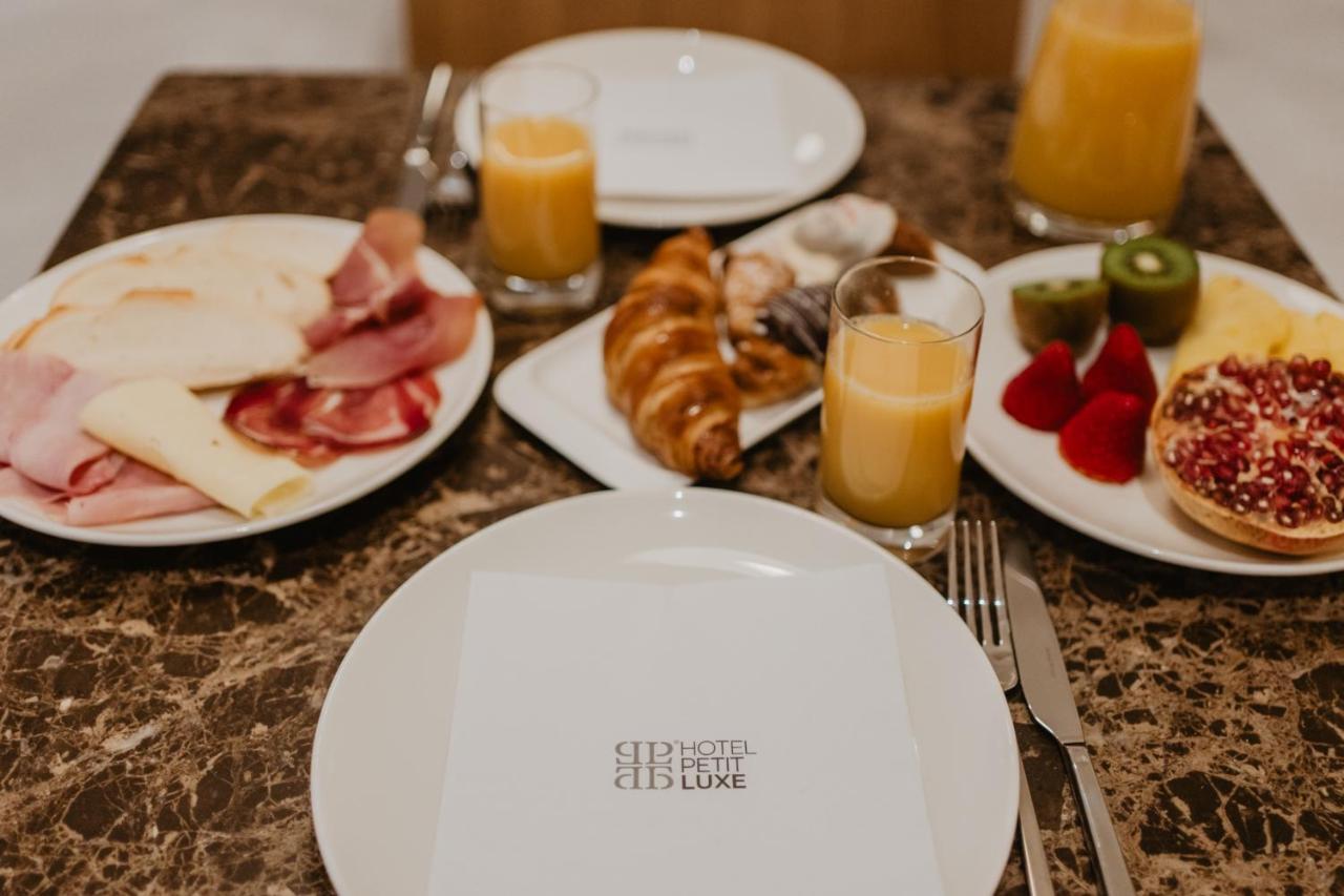 Hotel Petit Luxe Terrassa Esterno foto