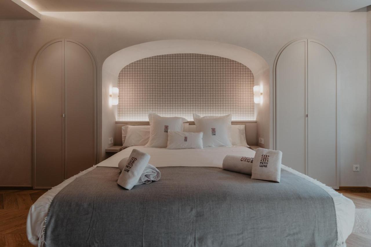 Hotel Petit Luxe Terrassa Esterno foto