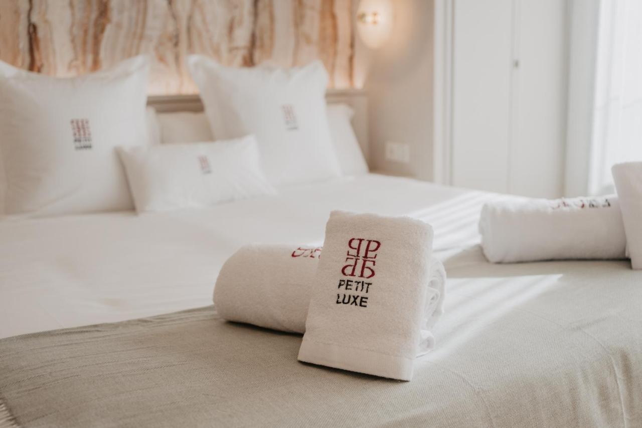 Hotel Petit Luxe Terrassa Esterno foto