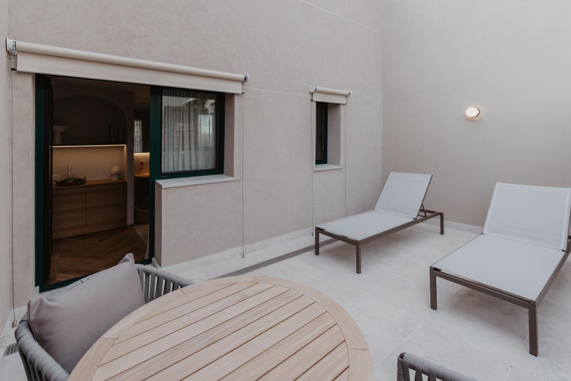 Hotel Petit Luxe Terrassa Esterno foto